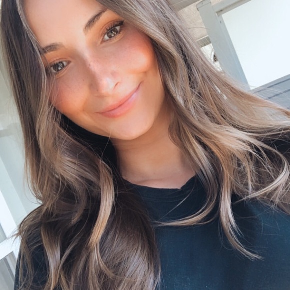 Meet your Posher, Izzy - Picture 1 of 1